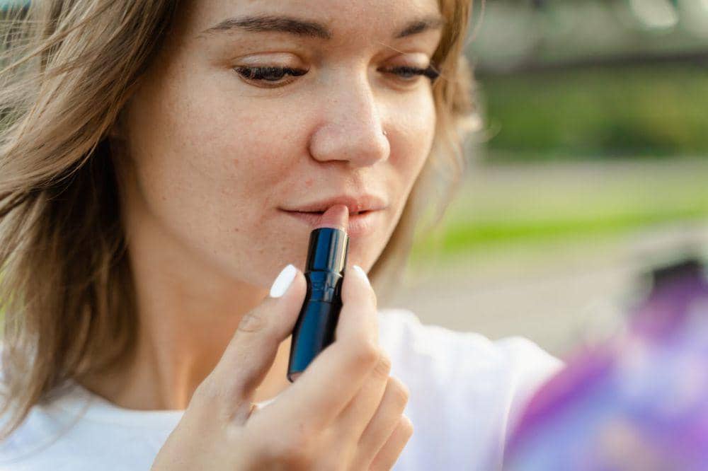 Potret menggunakan lip balm
