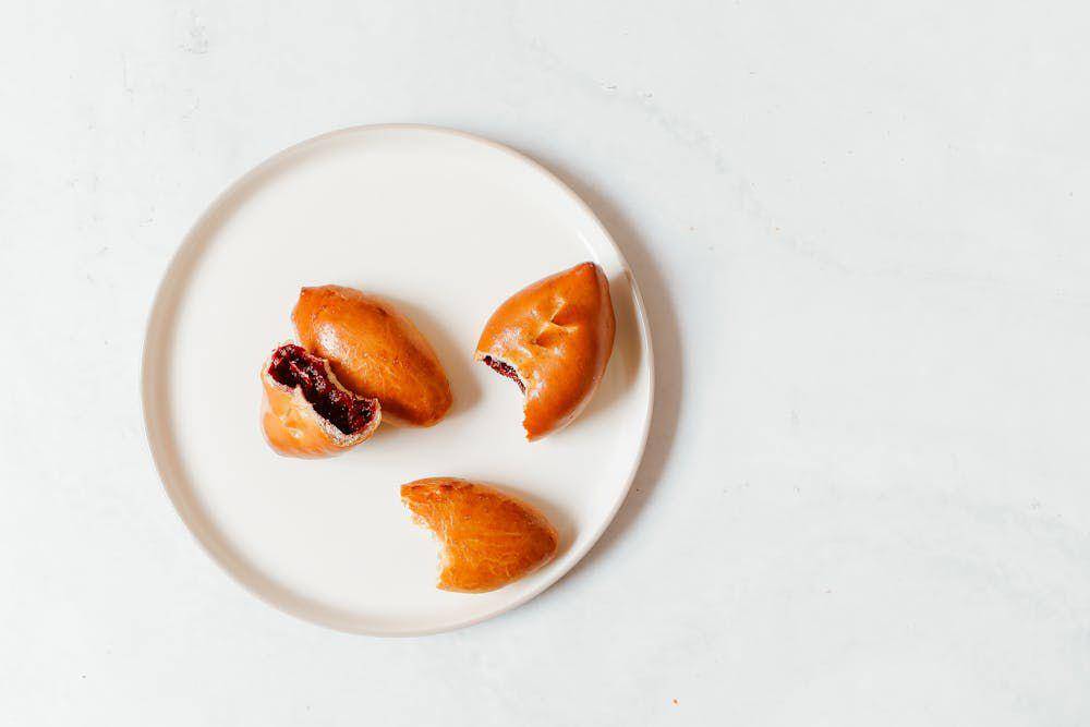 ilustrasi pirozhki bread (pexels.com/ Polina Tankilevitch)