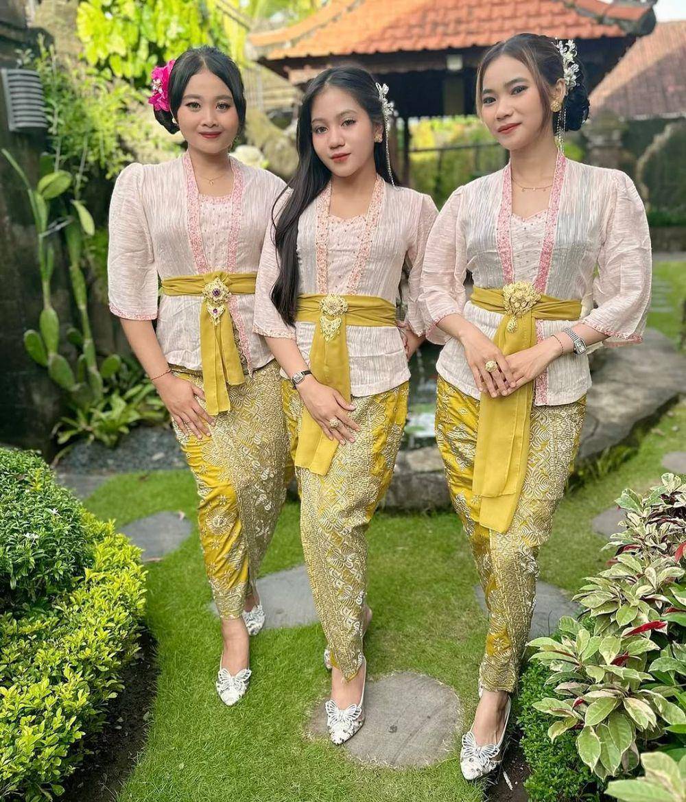 Anisa Collection (instagram.com/anisa_kebayabali)