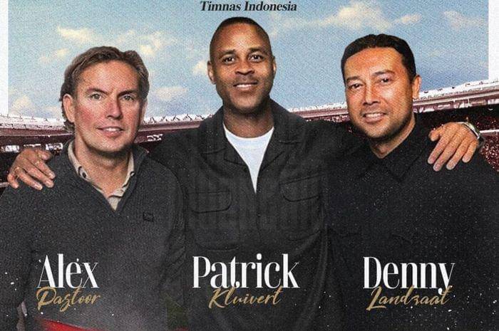 Alex Pastoor (kiri) dan Denny Landzaat (kanan) bakal menjadi asisten pelatih Patrick Kluivert (tengah) di Timnas Indonesia.