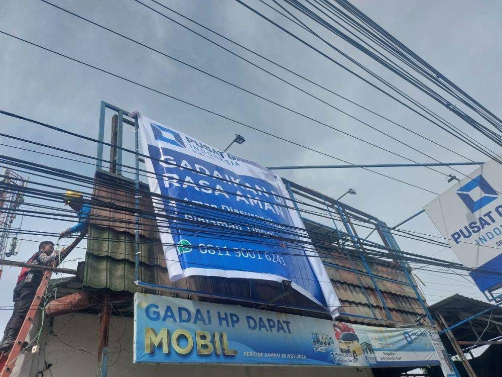 Pekerja tersengat listrik saat pasang banner di Sukabumi (IDN Times/Istimewa)