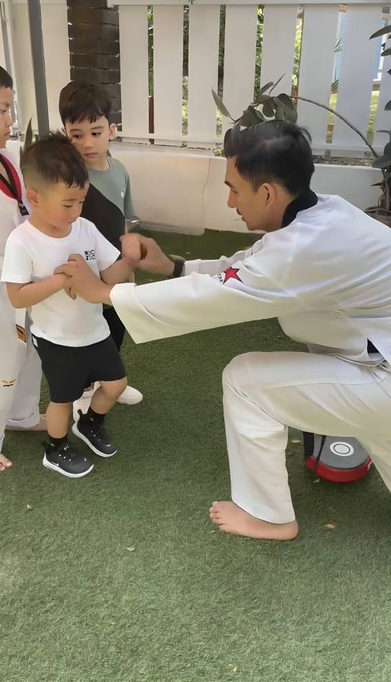 Cipung berlatih taekwondo (instagram.com/raffinagita1717)