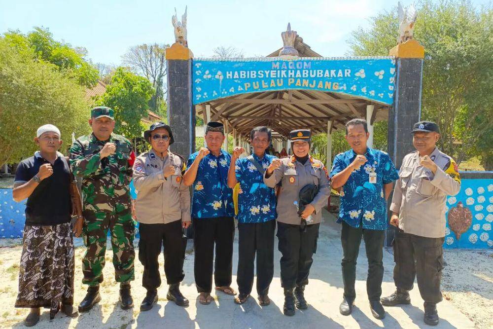Potret Makam Syekh Abu Bakar Pulau Panjang (instagram.com/pulaupanjang_jepara)