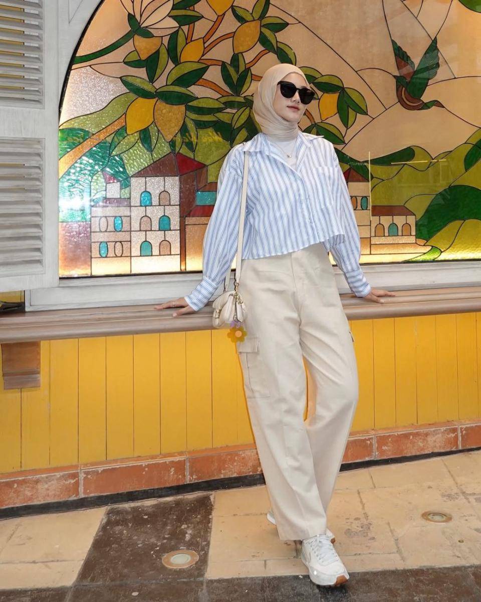 OOTD hijab kekinian ala Rania Sukandari (instagram.com/raniaskdr_)