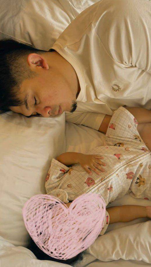 Zaskia Sungkar momong baby Humaira (Instagram.com/zaskiasungkar15)