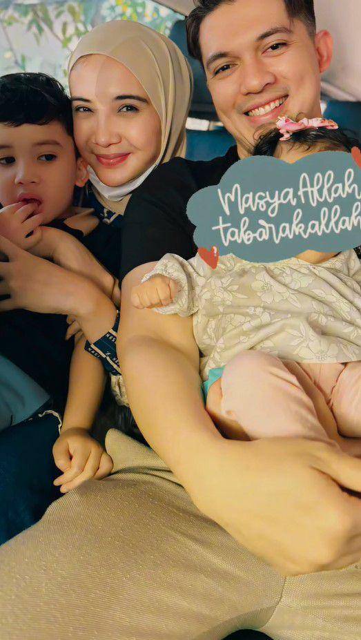 Zaskia Sungkar momong baby Humaira (Instagram.com/zaskiasungkar15)