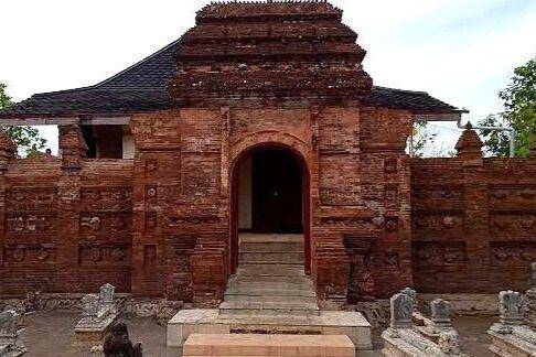 Potret Komplek Makam Mantingan (id.pinterest.com/Eryka Kasy)