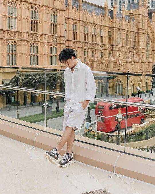 ide summer outfit cowok ala Randy Martin (instagram.com/randymartinnn)