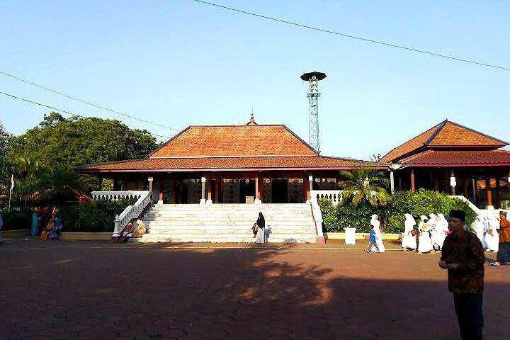 Potret Masjid Mantingan (id.pinterest.com/Eryka Kasy)