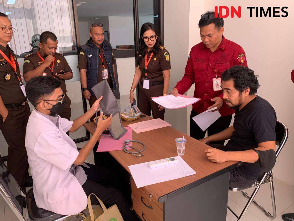 Pemeriksaan tersangka MSZ sebelum ditahan. (IDN Times/Istimewa)