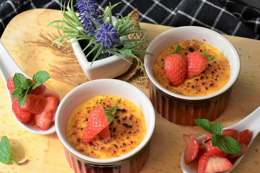 7 Topping Pilihan Creme Brulee, Percantik Penampilan Kue!