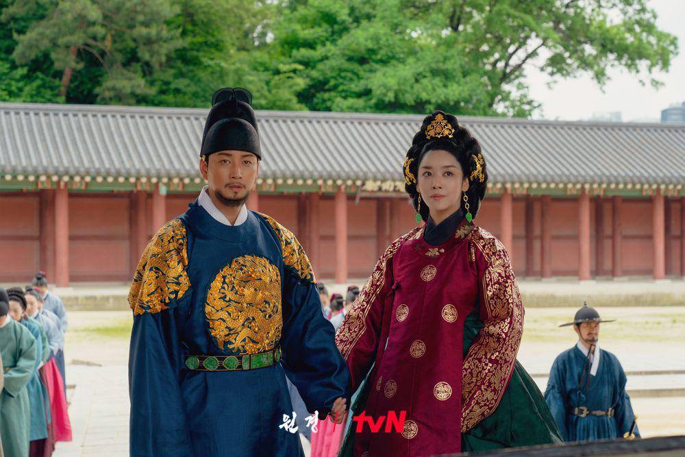 still cut drama The Queen Who Crowns (dok. tvN/The Queen Who Crowns)