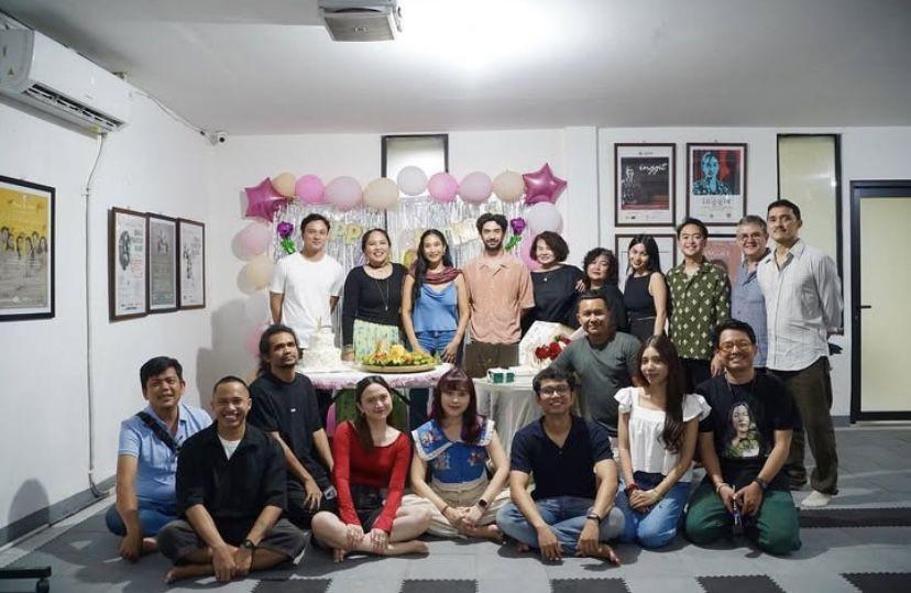 7 Potret Happy Salma Rayakan Ultah ke-45 Bersama Sahabat, Ada Nicsap!