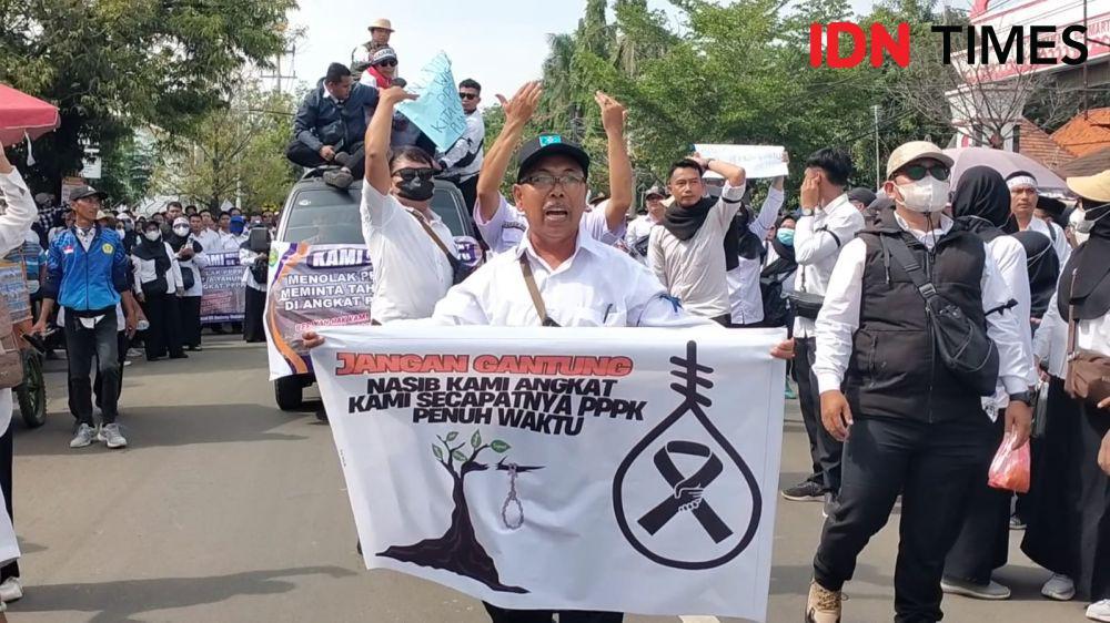 Guru Honorer di Indramayu Tuntut Diangkat Jadi PPPK