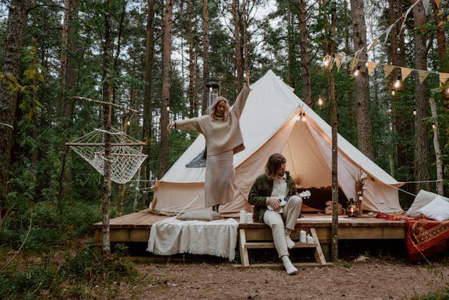 5 Wisata Gunung Kawi, Ada Glamping Seru!