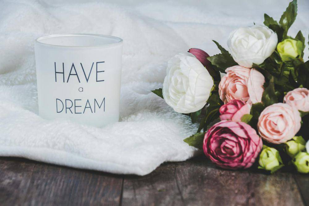 ilustrasi mug sederhana cantik (pexels.com/Ylanite Koppens)