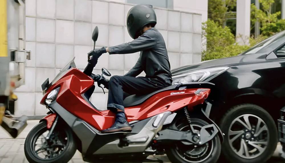 potret mengendarai Maka Cavalry (maka-motors.com)