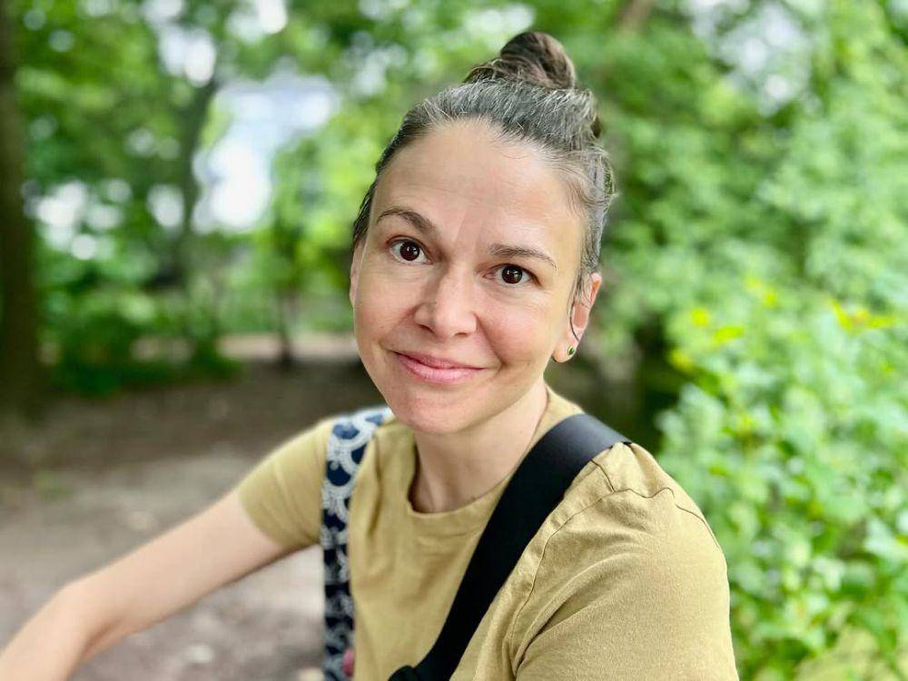 potret Sutton Foster (instagram.com/suttonlenore)