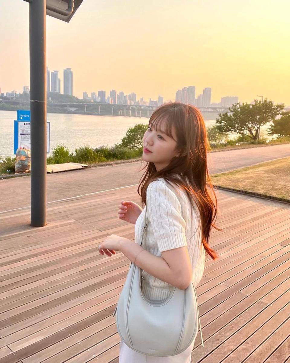 Ji Ye Eun (instagram.com/y_eunniii)