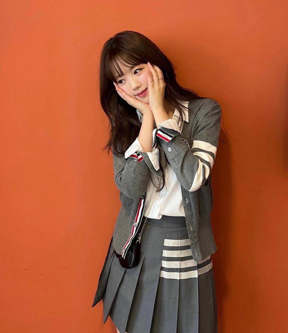 Ji Ye Eun (instagram.com/y_eunniii)