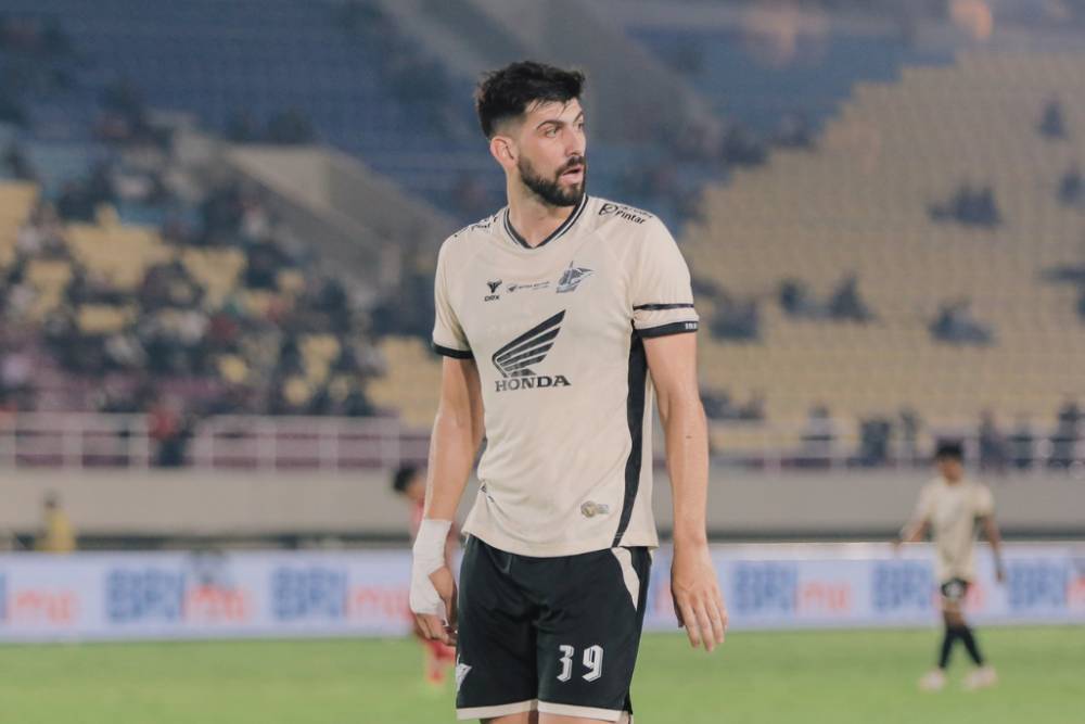 Striker PSM Makassar, Matheus Silva, dalam pertandingan BRI Liga 1 2024/25 melawan Persis Solo, 13 Januari 2025. (Instagram.com/psm_makassar)