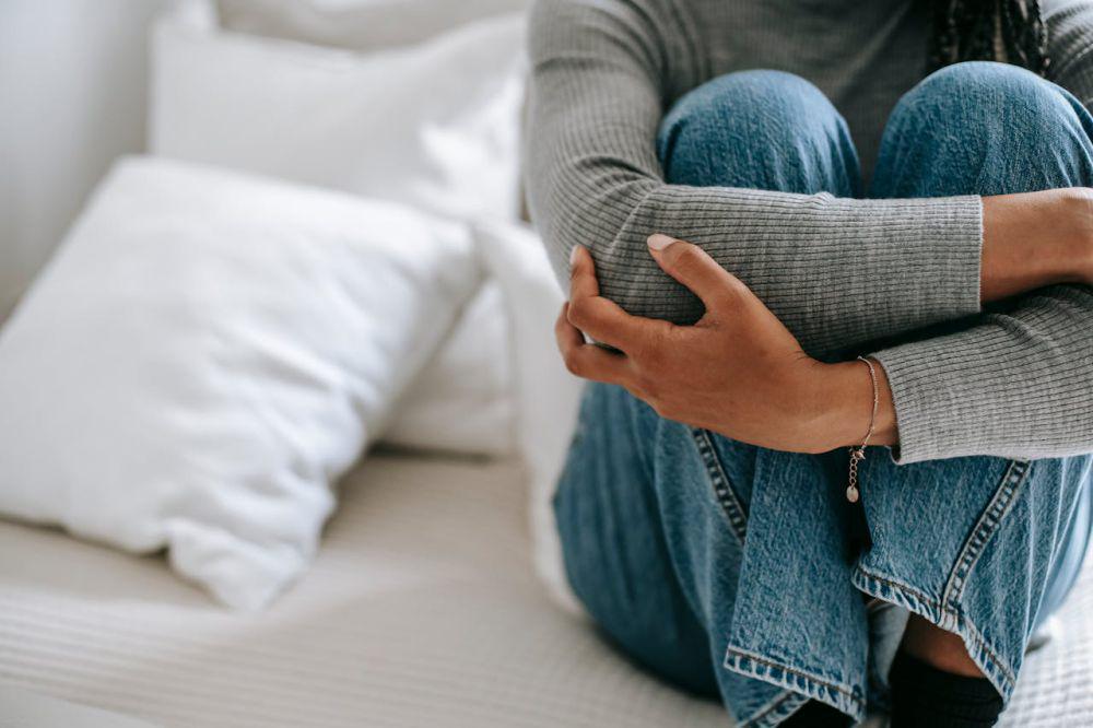 6 Sinyal Hubunganmu Berdasarkan Kesepian, Bukan Dilandaskan Cinta