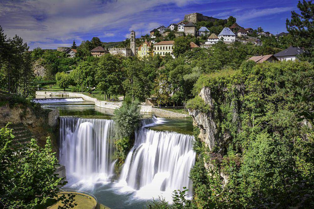 air terjun Jajce (commons.wikimedia.org/Milo van Kovacevic)