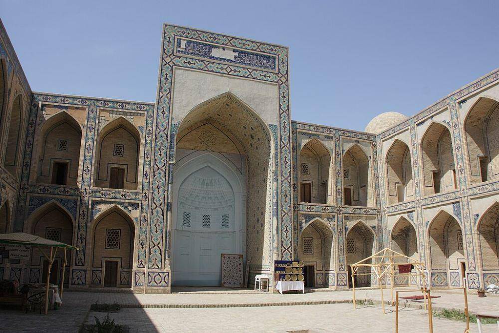 Sekolah Ulugh Beg di Kota Samarkand (commons.wikimedia.org/Davide Mauro)