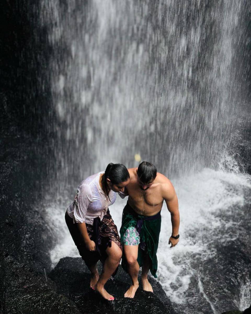 Millen Cyrus melukat bareng pacar (Instagram.com/millencyrus)