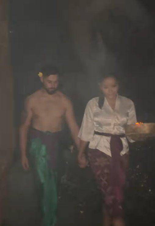 Millen Cyrus melukat bareng pacar (Instagram.com/millencyrus)