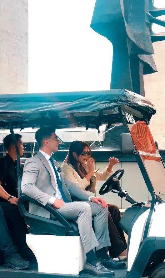 Fuji berkunjung ke kantor Verrell (Instagram.com/bramastavrl)
