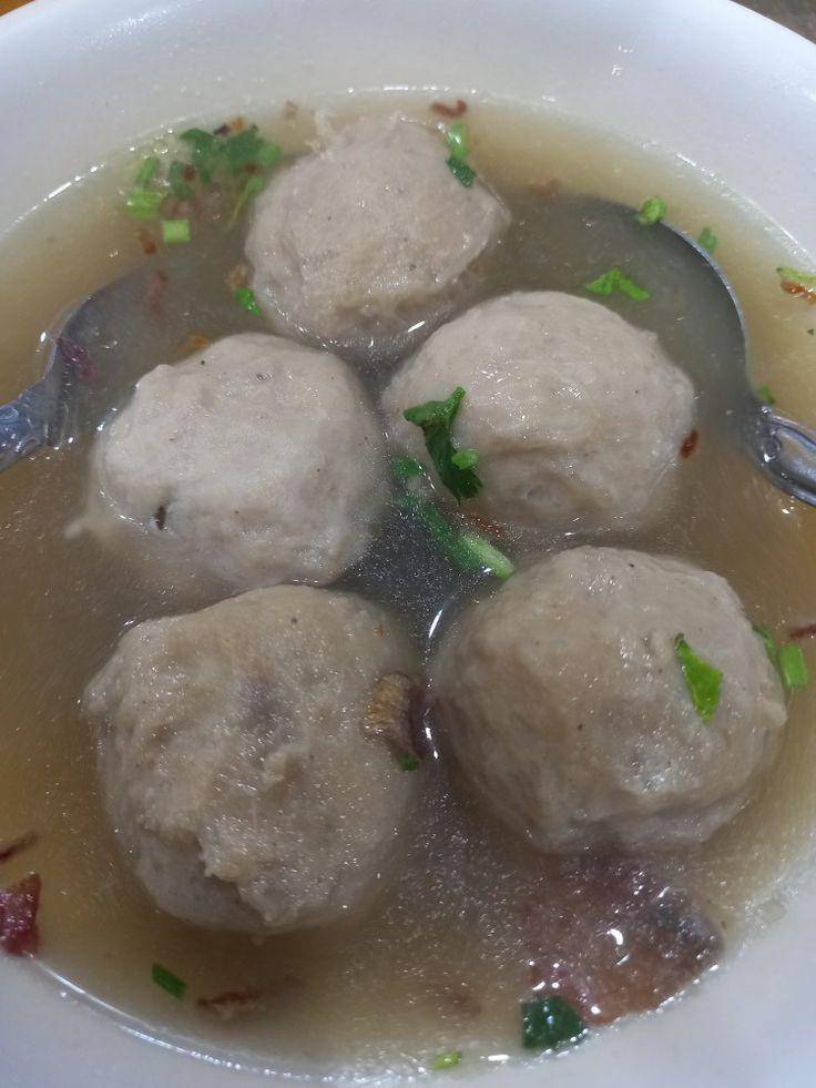 Ilustrasi Bakso Babi (https://id.pinterest.com/ZafierZee/)
