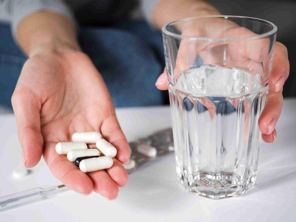 ilustrasi obat (freepik.com/freepik)