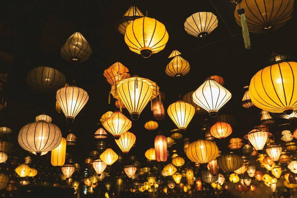 Lampion (unsplash.com/David Emrich)
