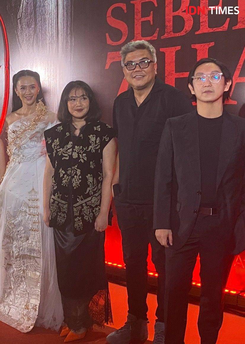 potret artis pemeran film Sebelum 7 Hari hadiri red carpet gala premier, Kamis (16/1/2025) (dok. IDN Times/Rani Asnurida)