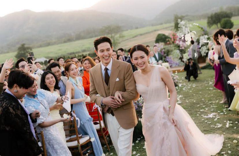 8 Momen Bahagia Pernikahan James Jirayu dan Foam Benjamas