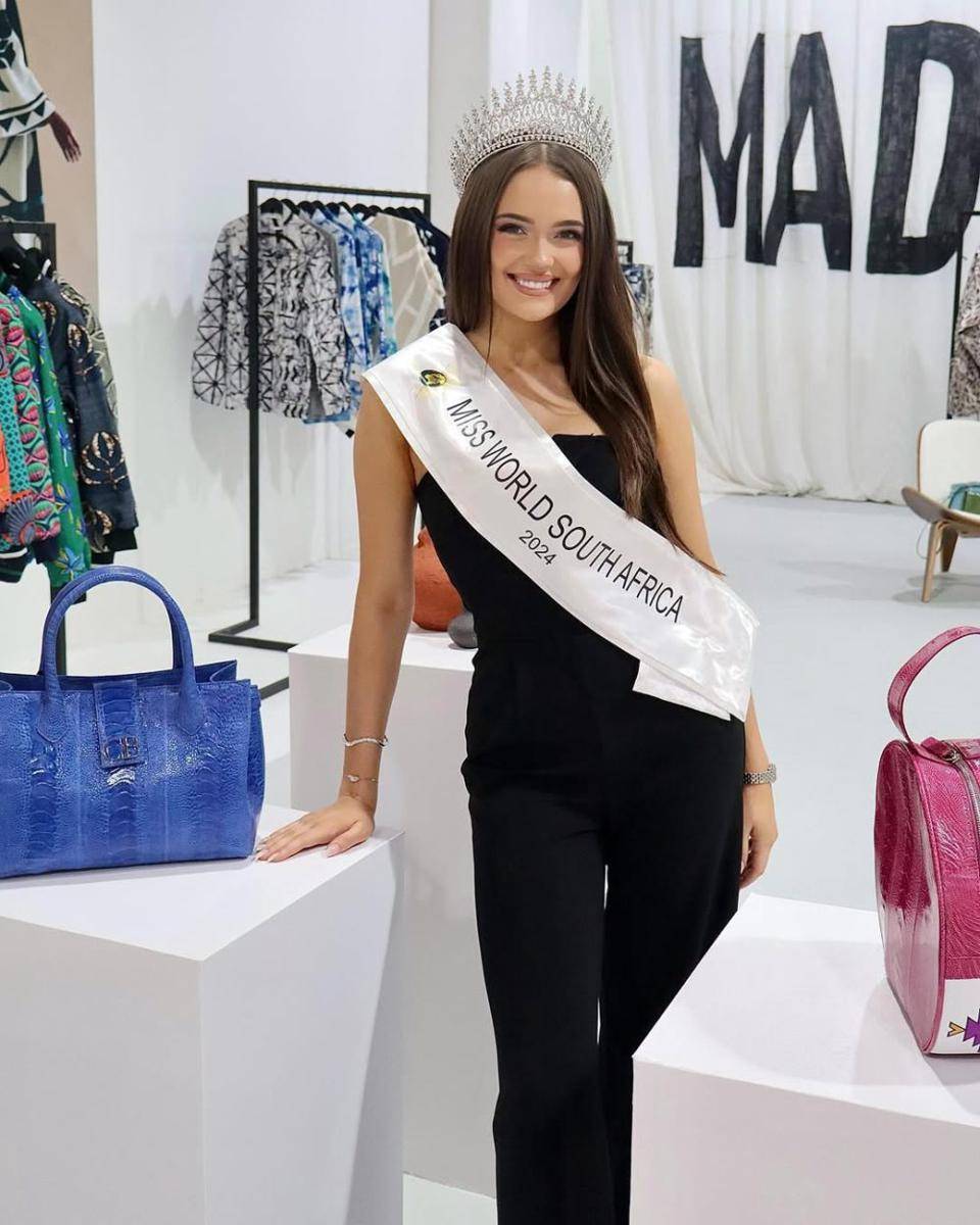 Potret Miss World Afrika Selatan 2025, Zoalise van Rensburg (instagram.com/zoalizevr)