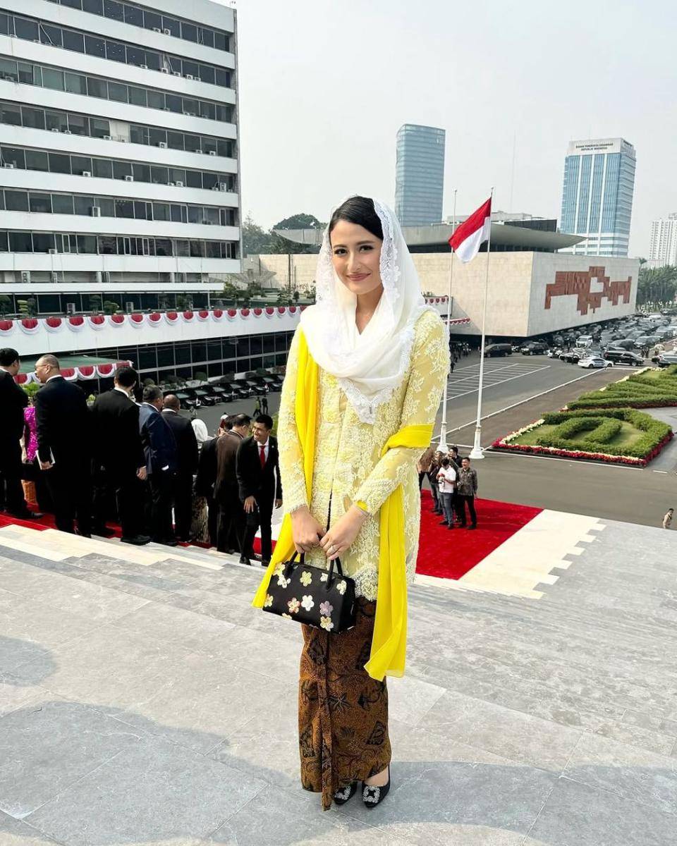 Kebaya Didiet Maulana. (instagram.com/didietmaulana)