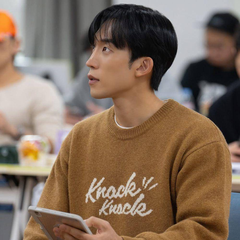potret Lee Sang Yi di pembacaan naskah drakor Bloodhounds 2 (instagram.com/netflixkr)