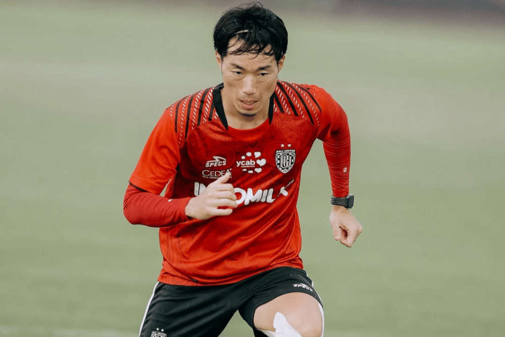 Kenzo Nambu dalam sesi latihan bersama Bali United pada Desember 2024. (Instagram.com/baliunitedfc)