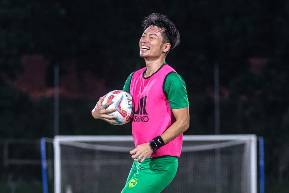 Kenzo Nambu dalam sesi latihan bersama PSM Makassar pada Maret 2024. (Instagram.com/psm_makassar)