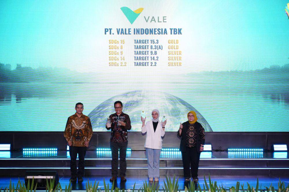 PT Vale Indonesia Tbk ketika dianugerahi lima penghargaan pada ajang Indonesian SDGs Award (ISDA) 2024 melalui pilar pembangunan ekonomi, sosial, dan lingkungan. (vale.com)