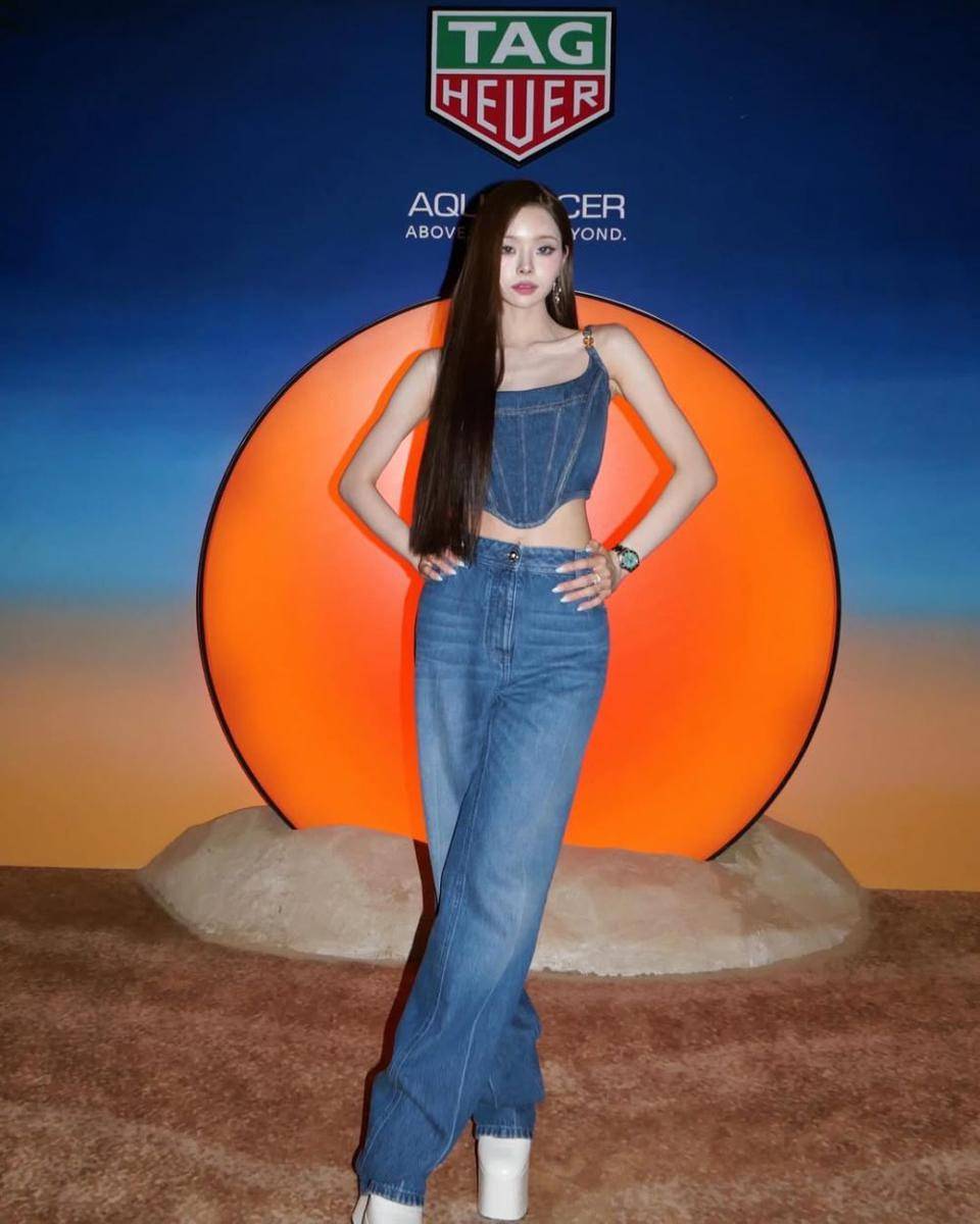 padu padan outfit denim ala Song Jia (instagram.com/dear.zia)