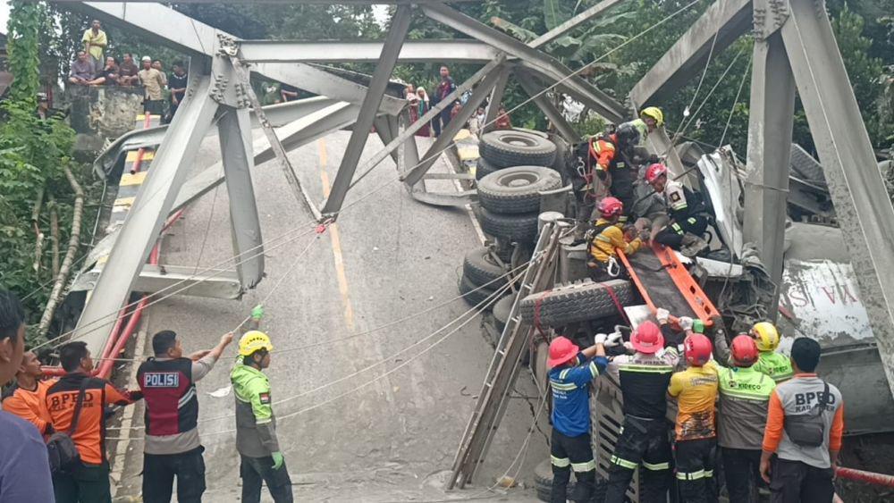 Pemerintah Butuh Waktu 6 Bulan Perbaiki Jembatan yang Ambruk di Paser