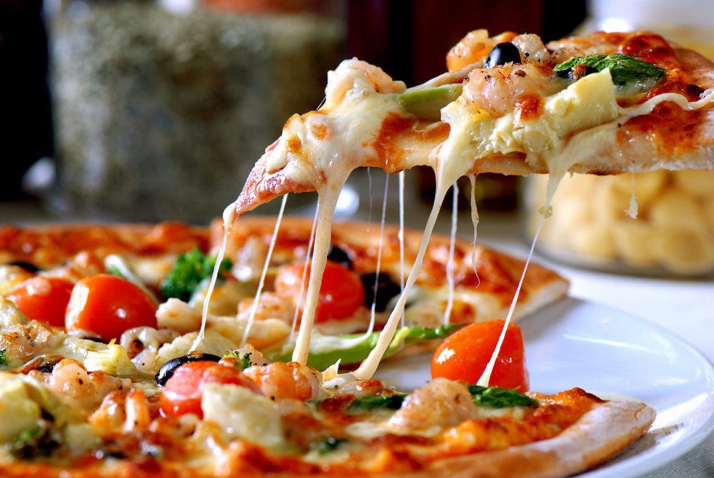 Resep Pizza Tuna Keju Mozarella, Lezat dan Mudah Dibuat di Rumah