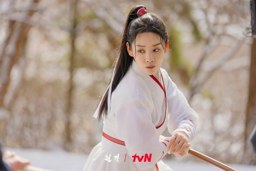 10 Bukti Ratu Adalah Perempuan Tangguh di Drakor The Queen Who Crowns
