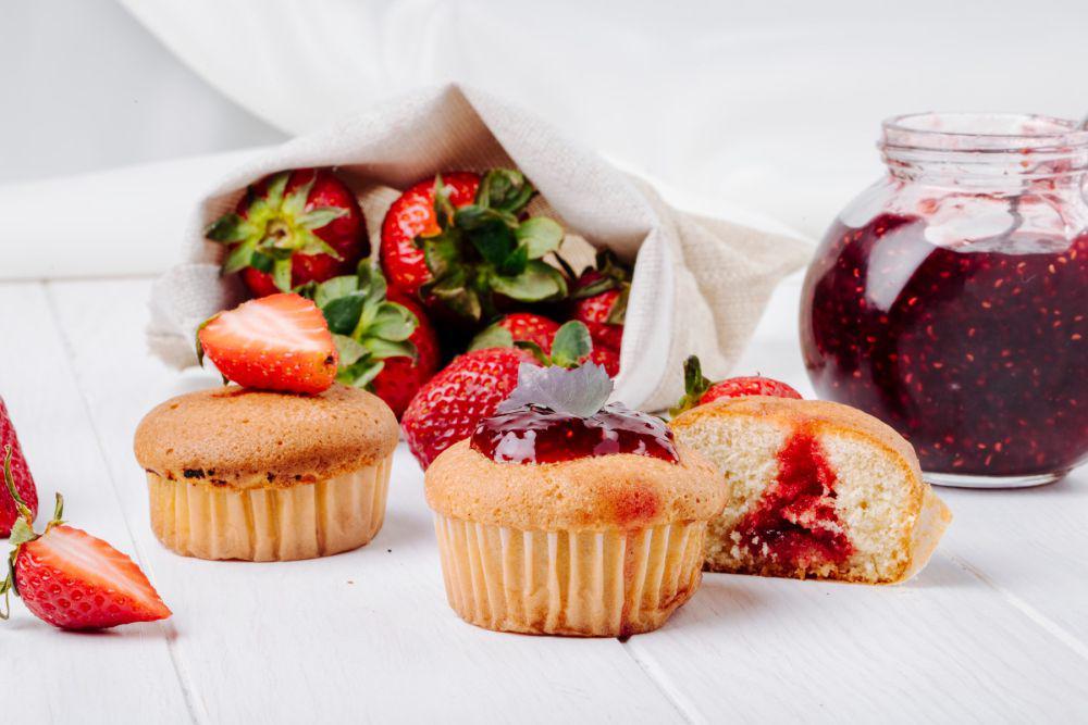 Resep Muffin Stroberi Karamel, Camilan Manis yang Lumer di Mulut
