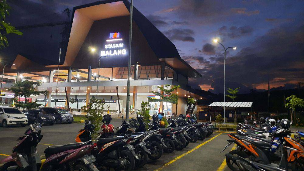 potret Stasiun Malang (dok. pribadi/Fatma Roisatin)
