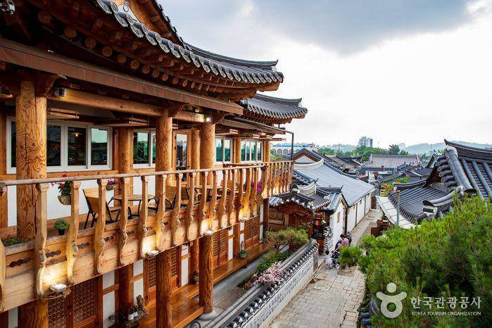 Kompleks Jeonju Hanok Village (english.visitkorea.or.kr)