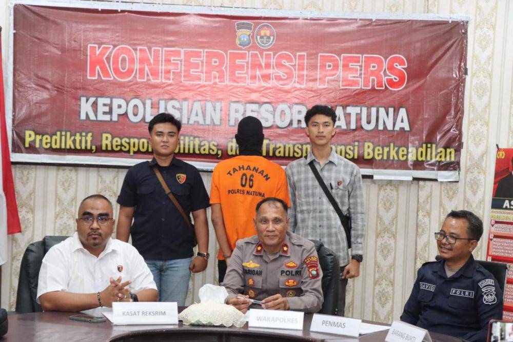 Wakapolres Natuna, Kompol Paten Tarigan memberikan keterangan terkait upaya pembunuhan AM (Dok:Polres Natuna)